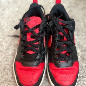 NIKE BOY sz 4 Red and Black Sneakers